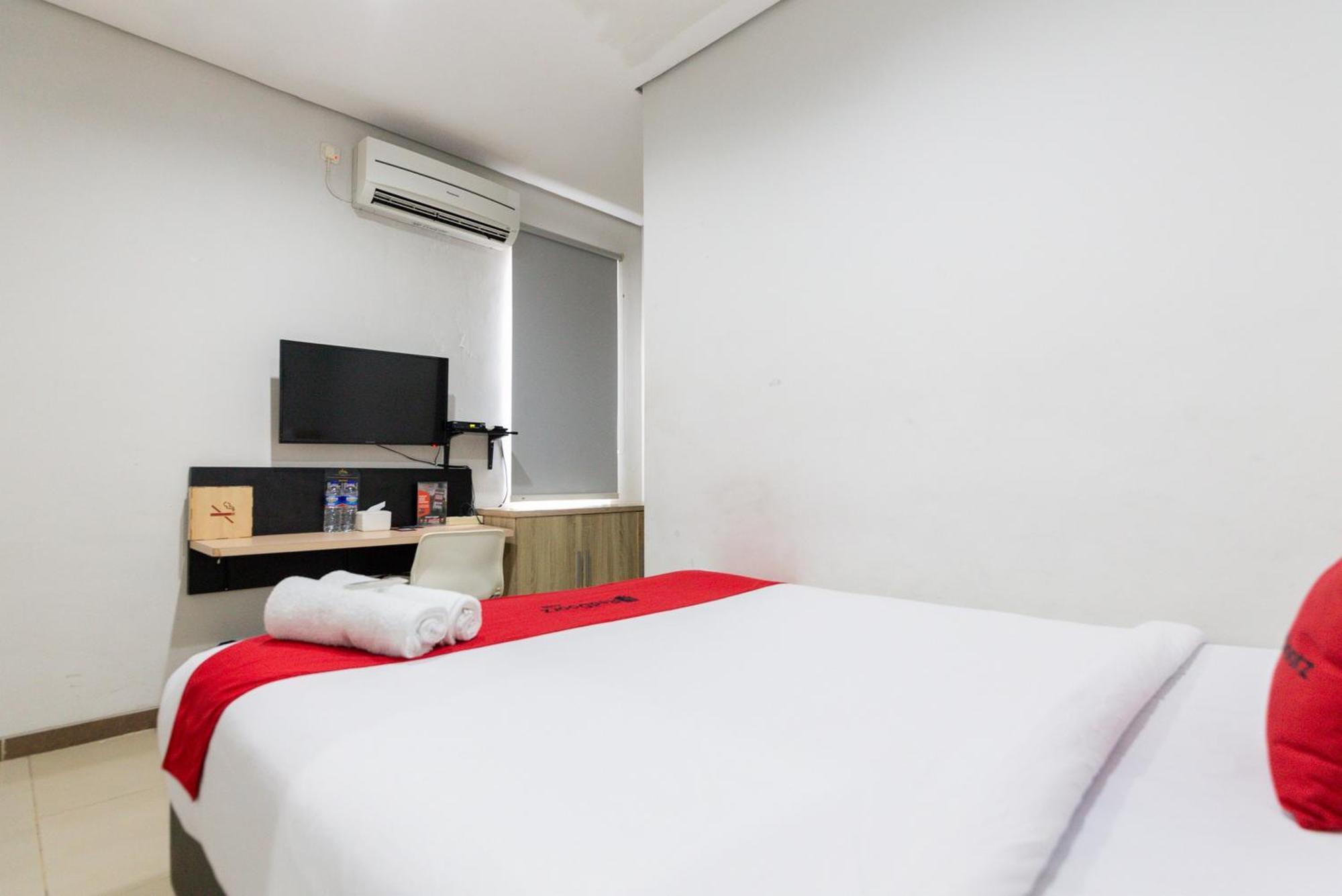 Reddoorz Plus Syariah Near Mall Pondok Indah Jakarta Eksteriør billede