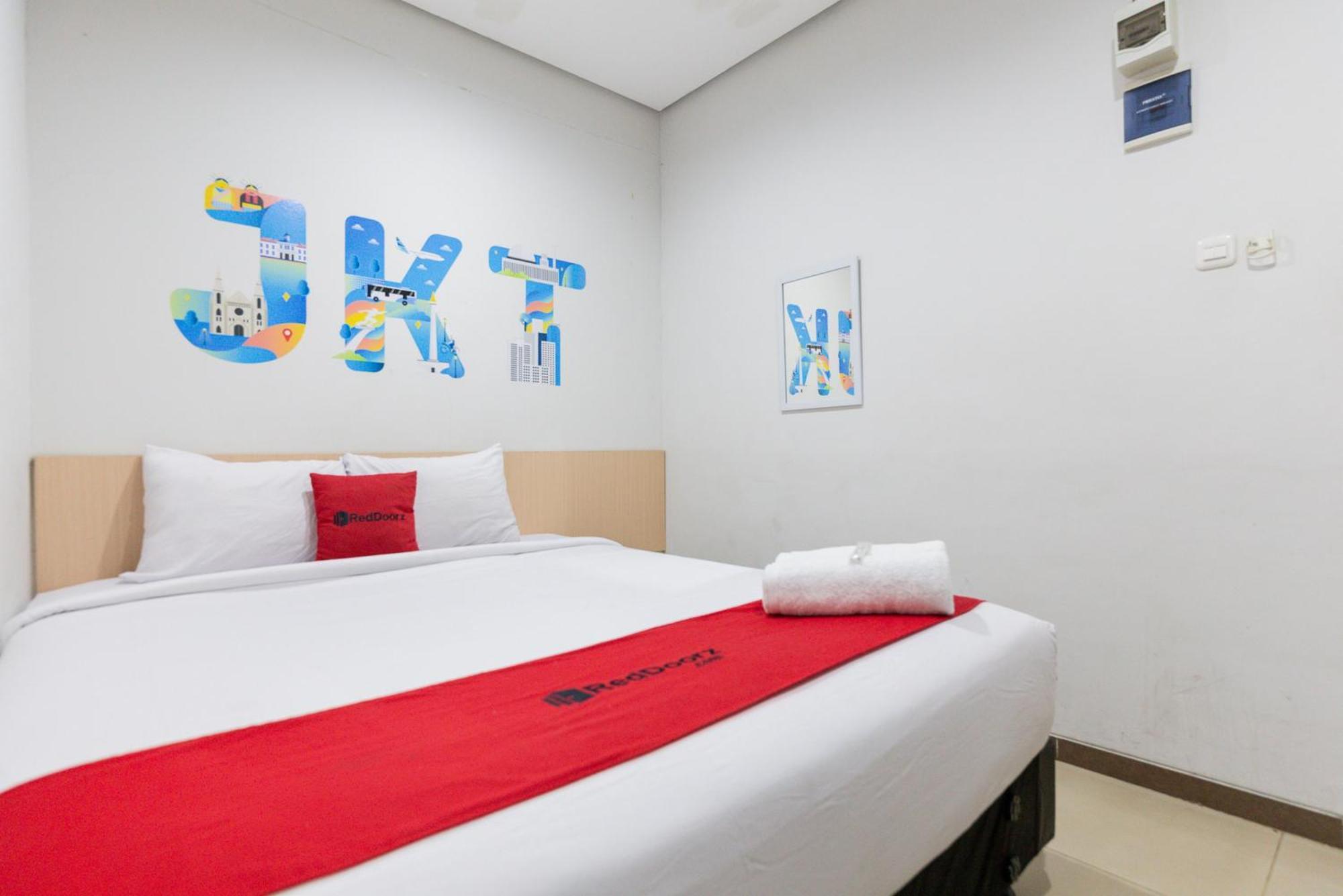 Reddoorz Plus Syariah Near Mall Pondok Indah Jakarta Eksteriør billede