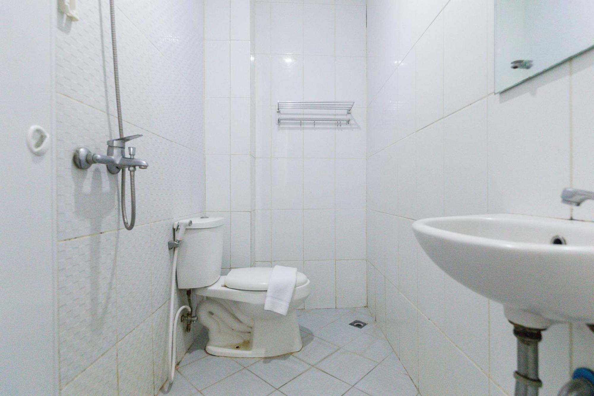 Reddoorz Plus Syariah Near Mall Pondok Indah Jakarta Eksteriør billede