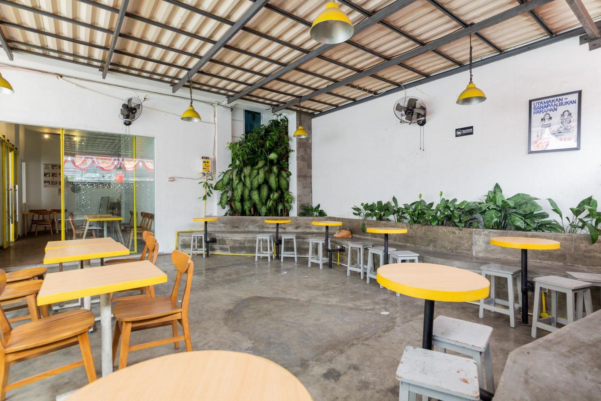 Reddoorz Plus Syariah Near Mall Pondok Indah Jakarta Eksteriør billede