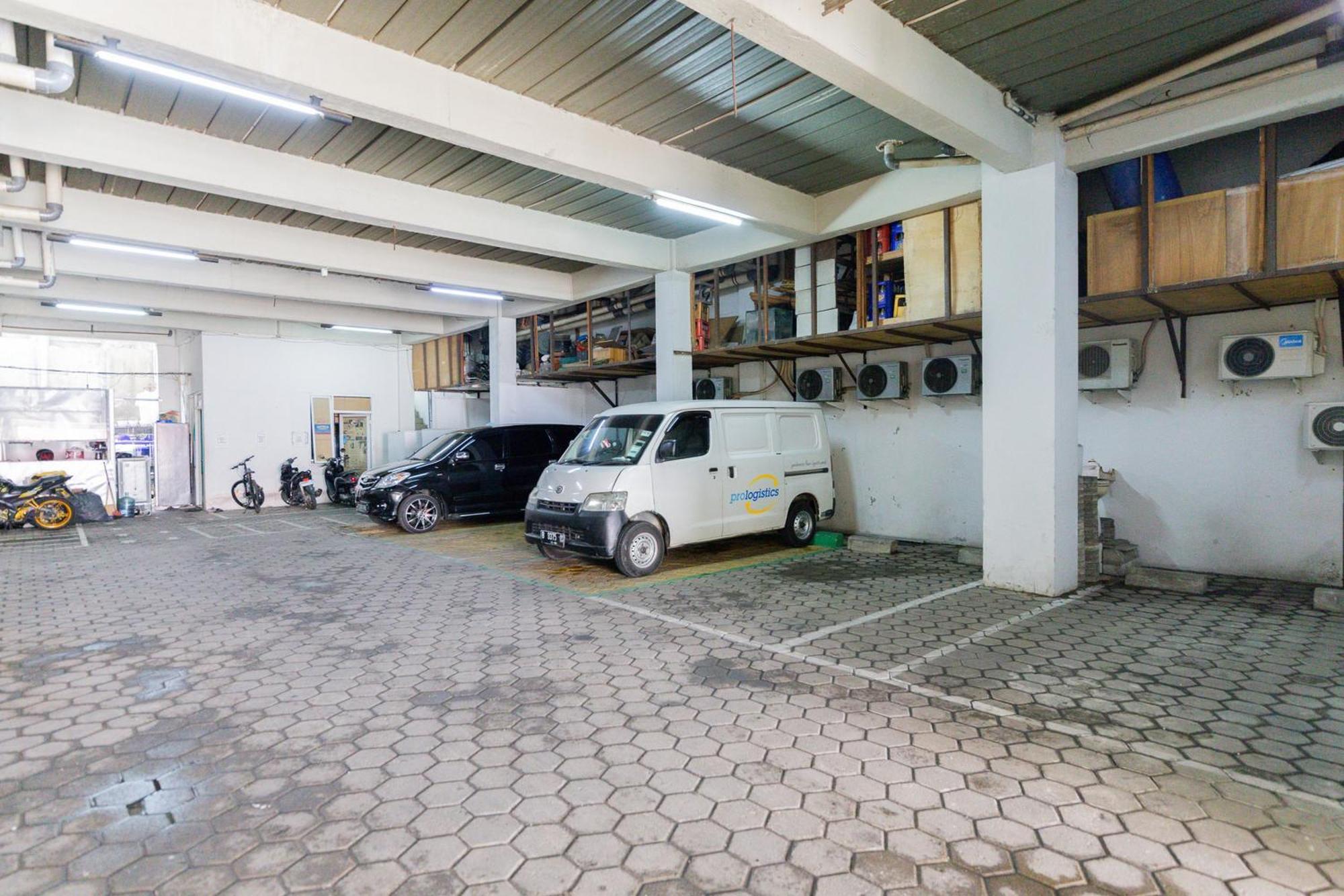 Reddoorz Plus Syariah Near Mall Pondok Indah Jakarta Eksteriør billede