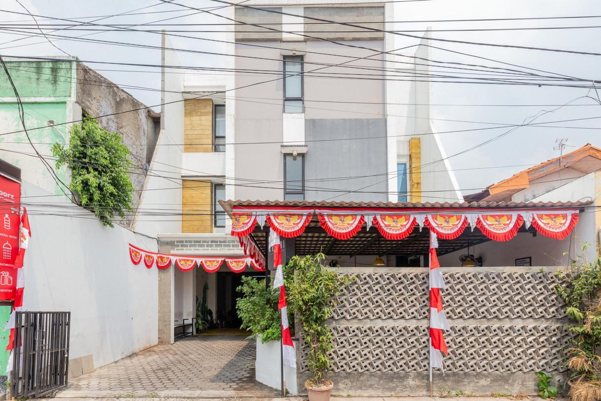 Reddoorz Plus Syariah Near Mall Pondok Indah Jakarta Eksteriør billede
